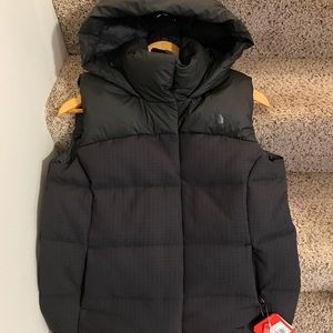 NWT The North Face Women’s Novelty Nuptse Vest